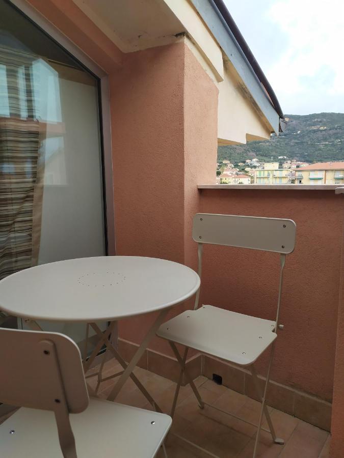 La Mansarda Della Luna Pietra Ligure Zewnętrze zdjęcie